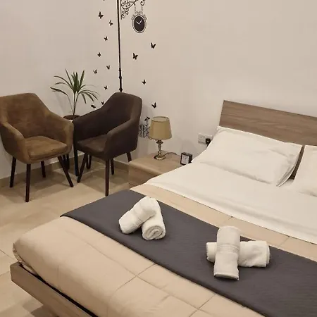 In Front Of The Sea O'clock Malta Bed and Breakfast Σλιέμα