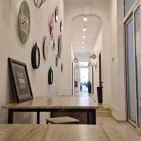 In Front Of The Sea O'clock Malta * Σλιέμα