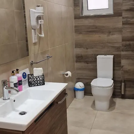 In Front Of The Sea O'clock Malta Nocleg ze śniadaniem *