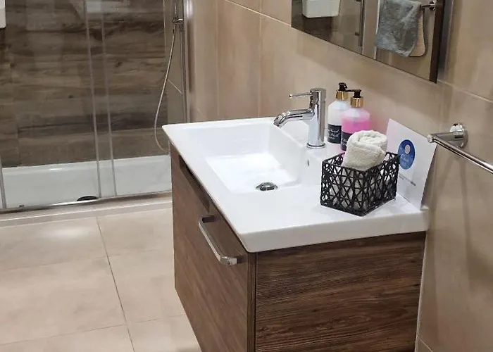 In Front Of The Sea O'clock Malta * Слима