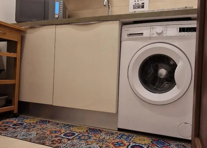 In Front Of The Sea O'clock Malta סליאמה