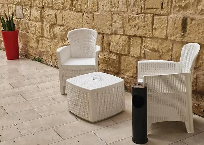 In Front Of The Sea O'clock Malta B&B